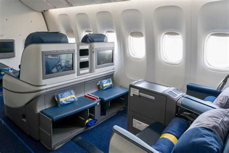 First Impression: Ukraine International Airlines 777 .